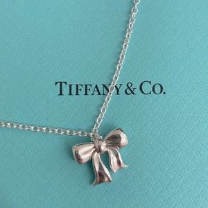 🎀 Vintage Tiffany & Co. Ribbon Pendant Necklace